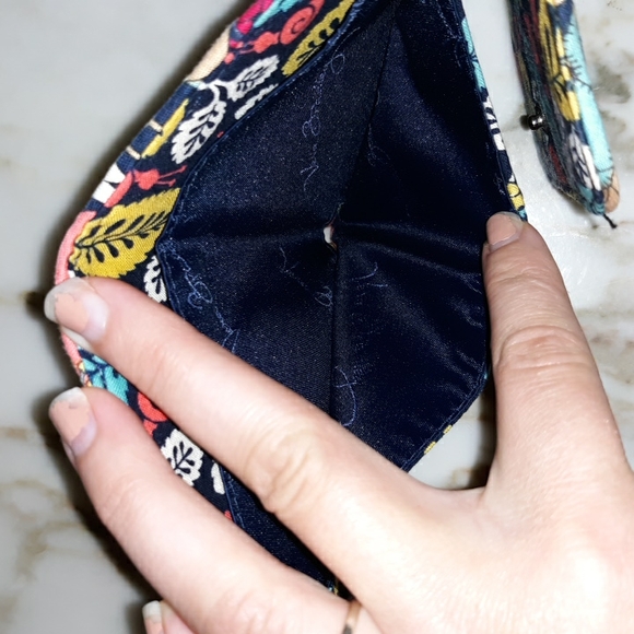 Vera Bradley "Happy Snails" Euro Wallet - Picture 7 of 10